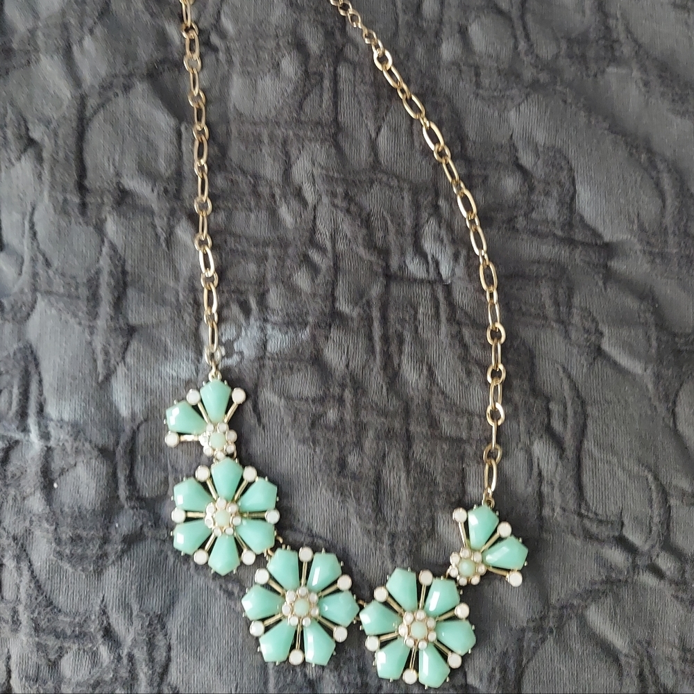 Vintage unsigned necklace/choker